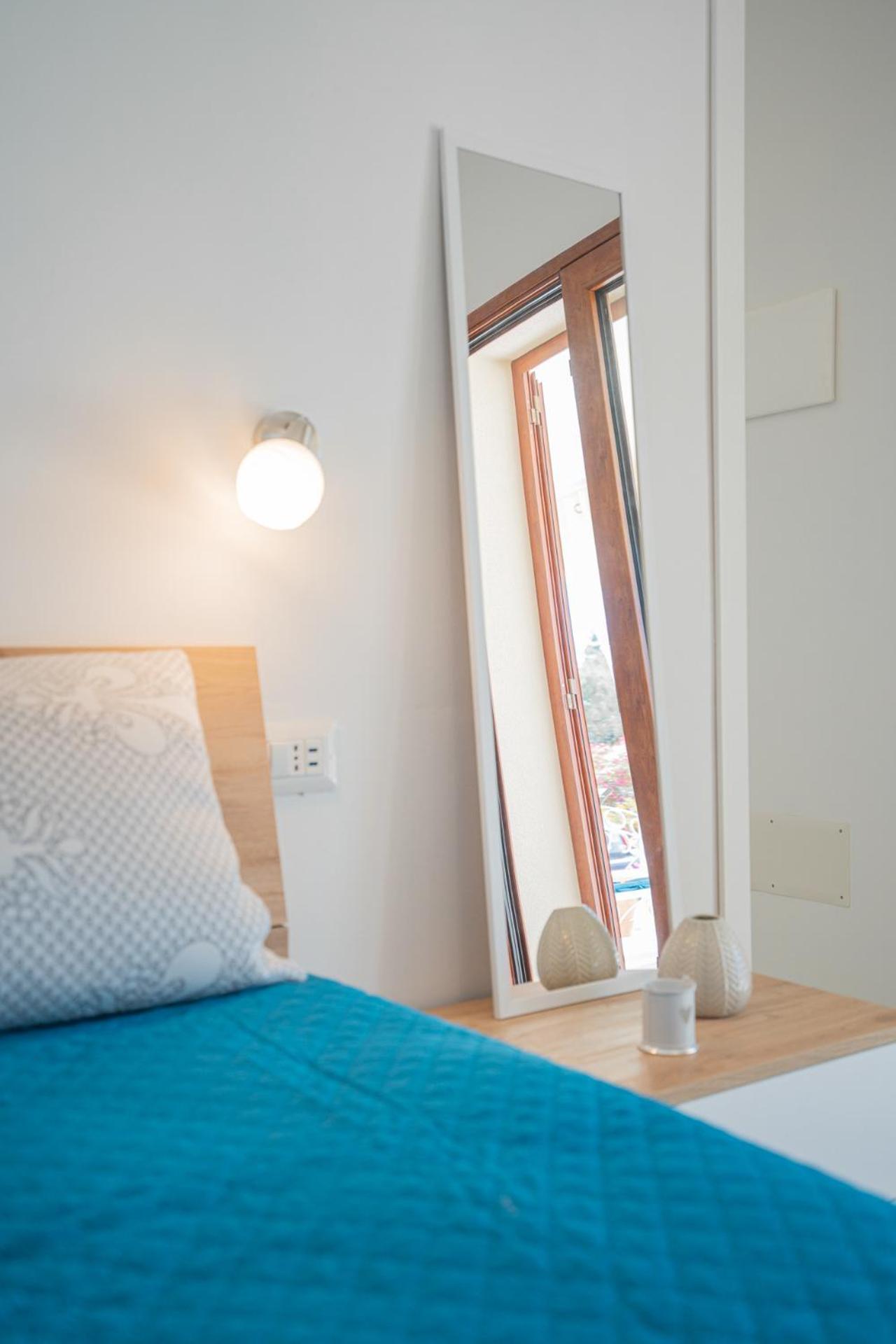 Ambra Holiday Rooms - Rooms & Beach San Teodoro  Eksteriør bilde