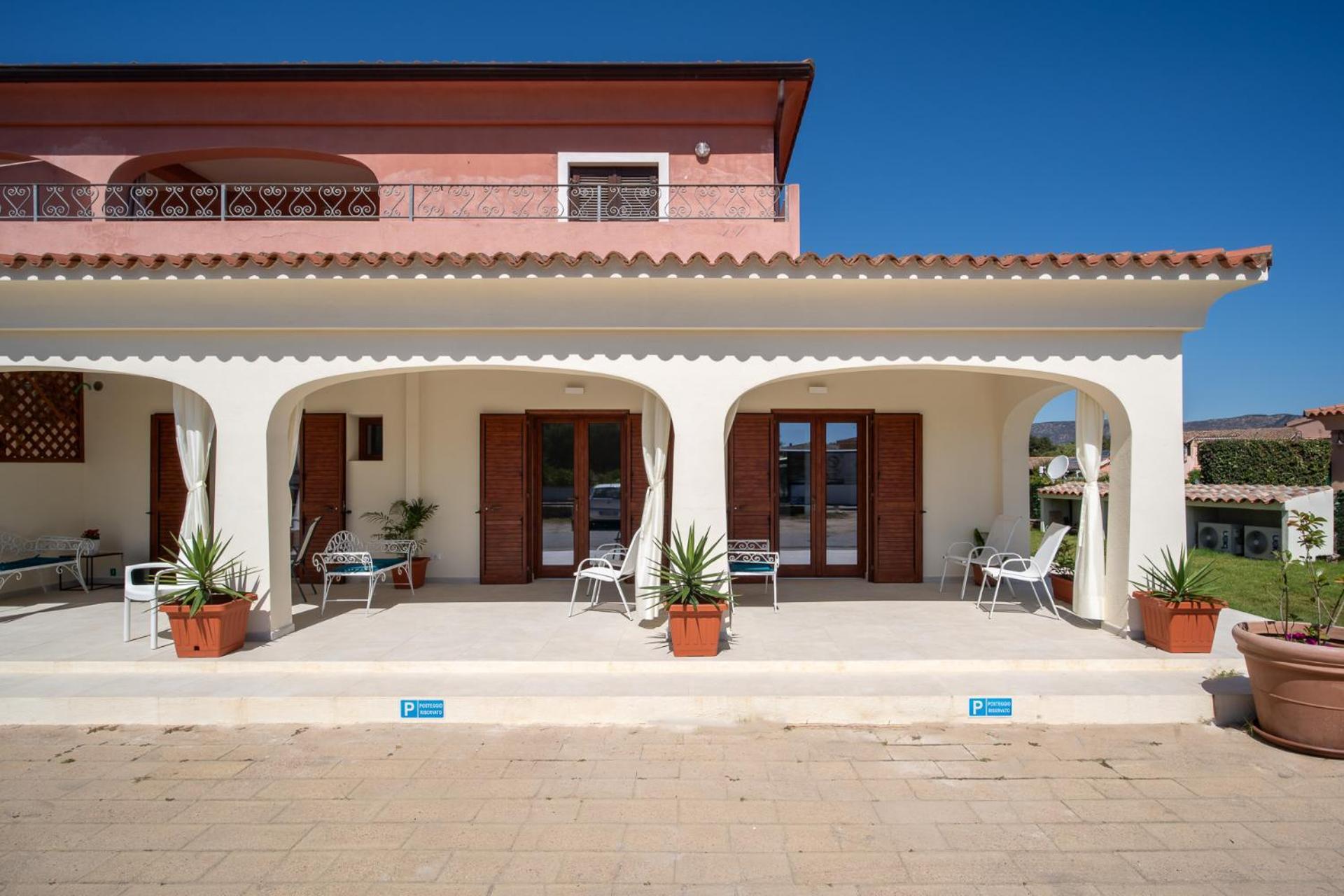 Ambra Holiday Rooms - Rooms & Beach San Teodoro  Eksteriør bilde