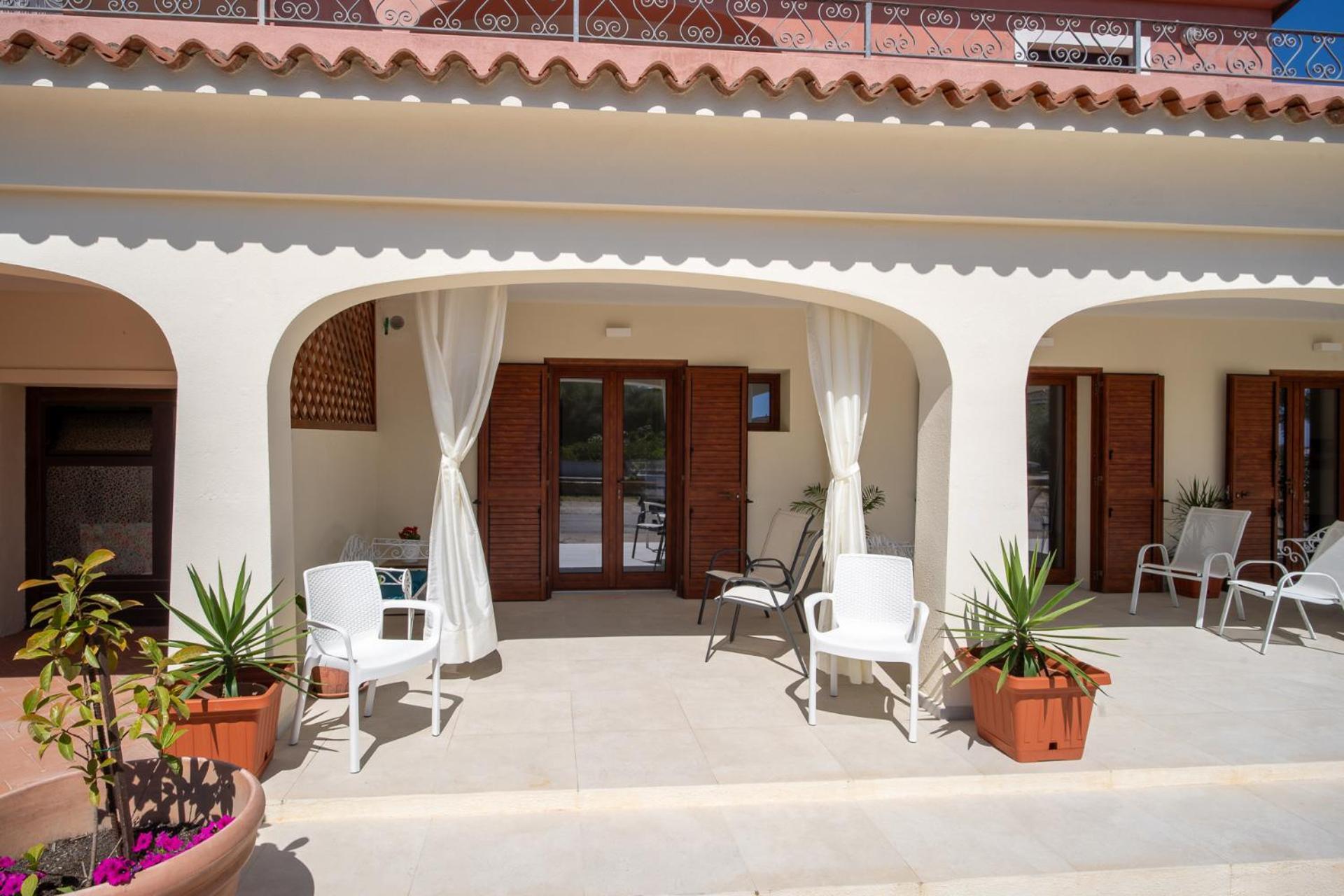 Ambra Holiday Rooms - Rooms & Beach San Teodoro  Eksteriør bilde